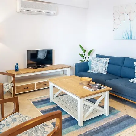Апартаменты Olympos With Stunning Sea Views And Pool